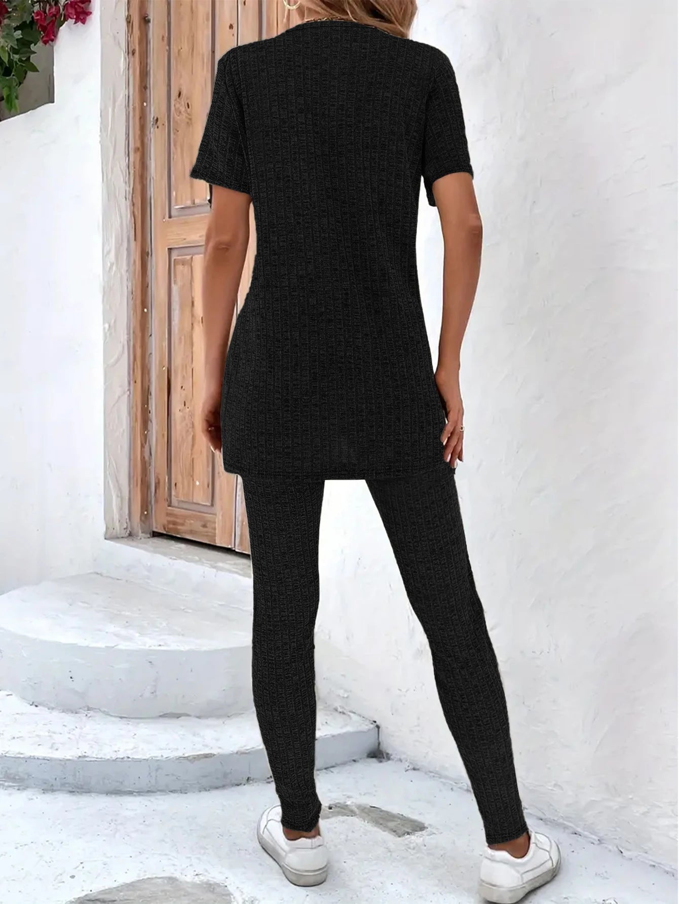 Two piece set of home clothes, comfortable and soft  a must-have for home use suitable for resting and wearing at home